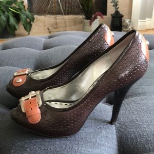 Gianni Bini classic brown peep toe heels